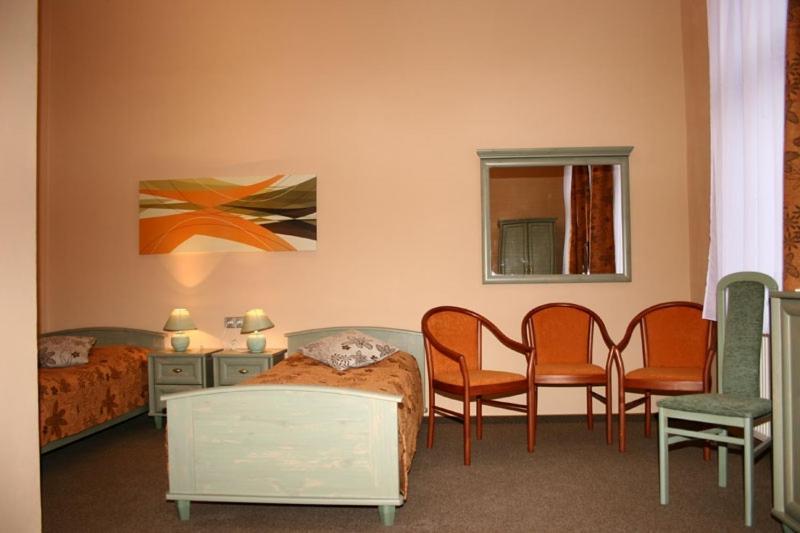 Hotel Zlaty Lev Louny Camera foto